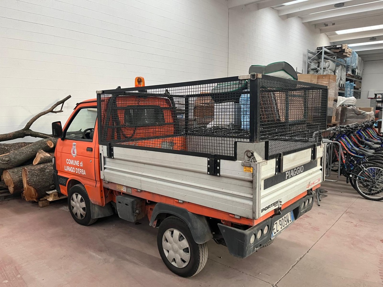 Asta pubblica per la vendita di un autocarro comunale