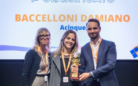 Acinque fa scuola e viene premiata