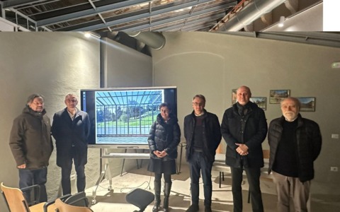 La serra si è trasformata in laboratorio multimediale per accogliere gli studenti