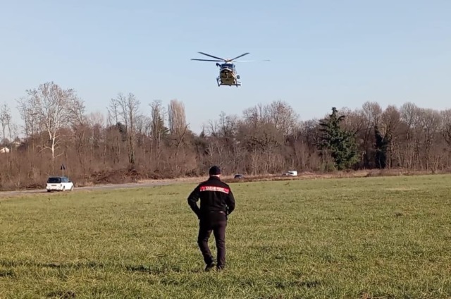 Controlli antidroga nei boschi: arriva anche l’elicottero dei Carabinieri