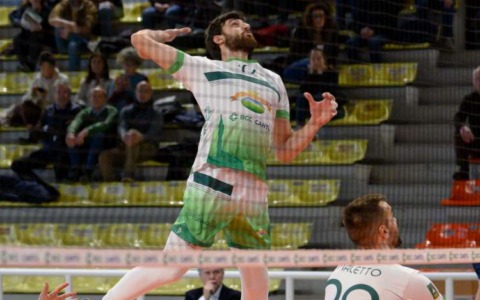 Lagonegro passa al PalaFrancescucci, la Campi Reali non trova ritmo