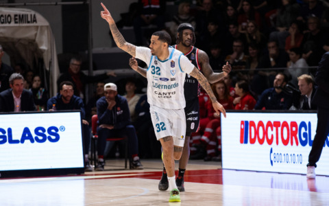 La prima gioia in trasferta: Cantù  rompe il tabù