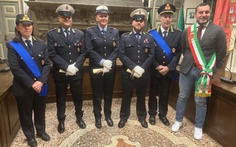 Encomio a tre agenti della Polizia locale per il loro servizio