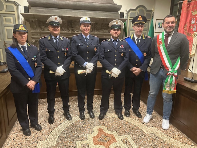 Encomio a tre agenti della Polizia locale per il loro servizio