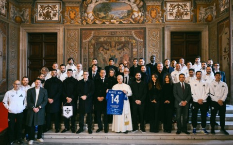 Como 1907 in udienza da papa Leone XIV prima della Lazio