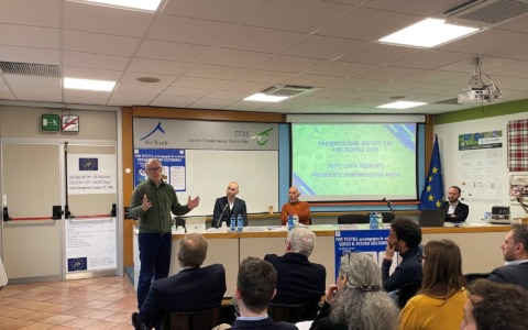 Al Centro Tessile Serico Sostenibile l’evento di presentazione di progressi e obiettivi di sostenibilità delle 41 aziende del gruppo For Textile