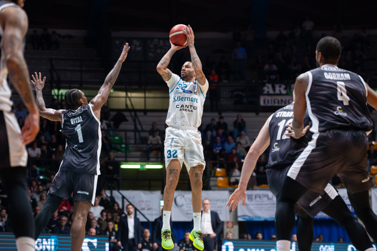 La Pallacanestro Cantù precipita: altra sconfitta contro Tortona