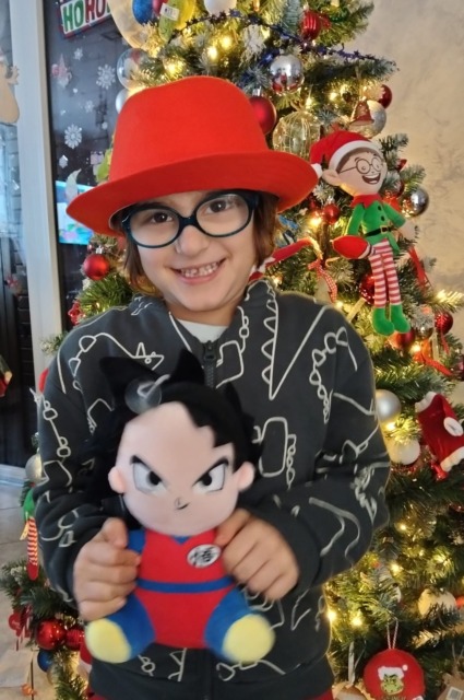 Valbrona: Manuel Villa con il suo regalo