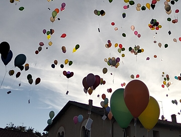 Una sorpresa per Manuel grazie alla letterina volata con il palloncino
