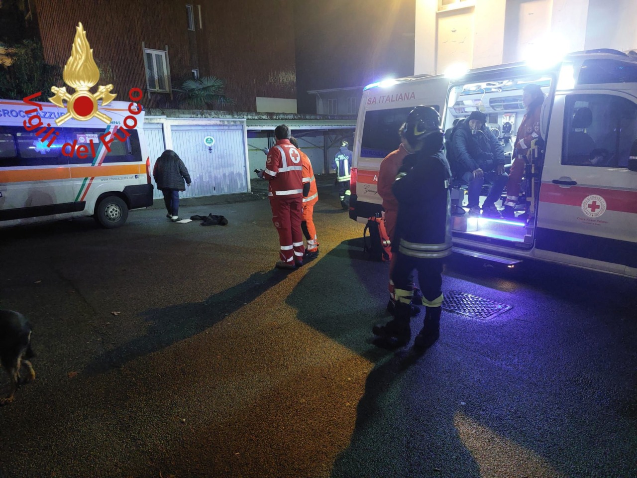 Incendio nel dormitorio per bisognosi: tre intossicati
