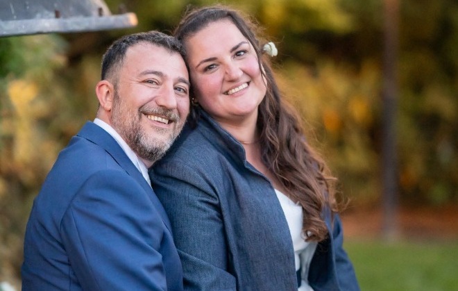 Niente bomboniere: sposi regalano un campo di tulipani ai disabili