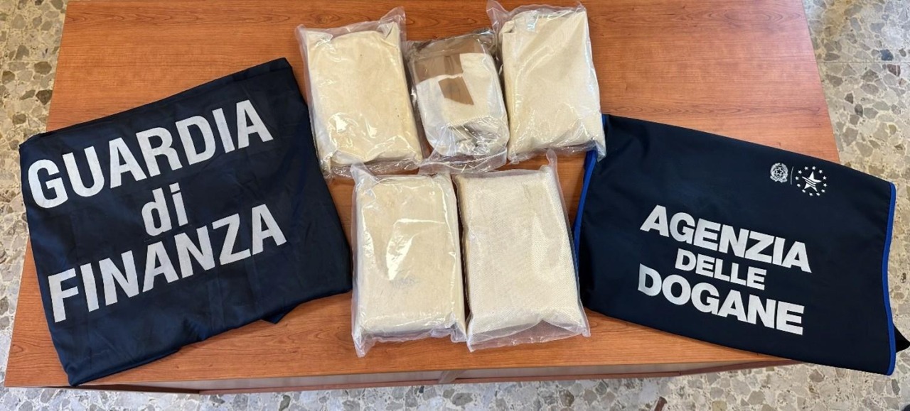 Più di 5 chilogrammi di eroina in auto, due arrestati