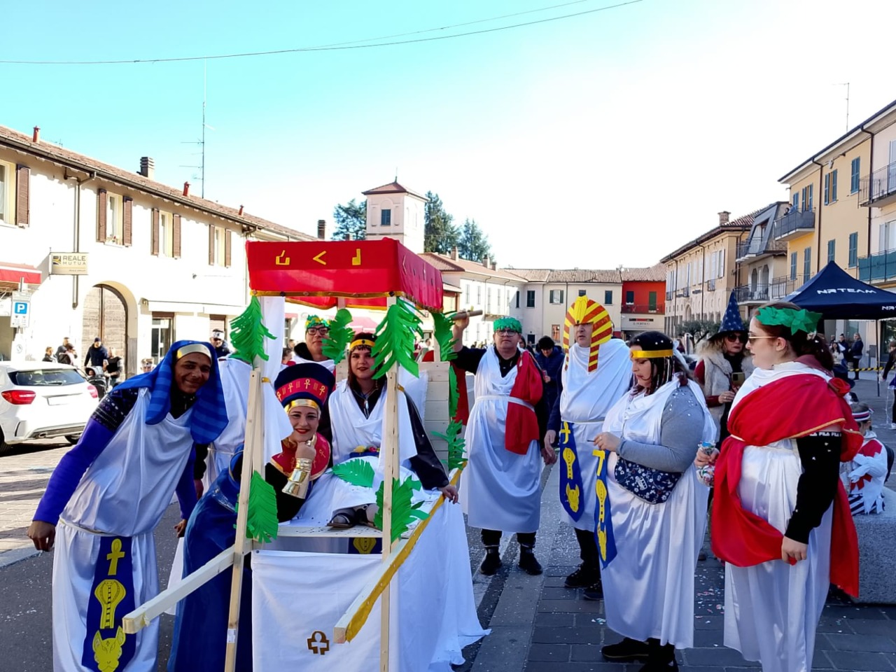 Carnevale di Appiano Gentile primo premio alla Cra come miglior gruppo