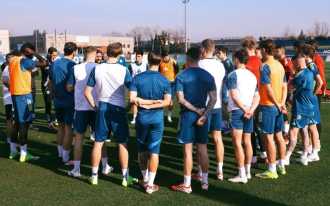 Il Como 1907 riabbraccia i suoi 10 nazionali e si prepara per la sfida di Pasquetta