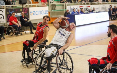 La Unipol batte Vicenza ed è primato assoluto