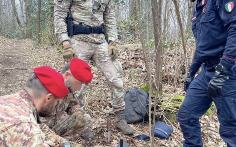 Tre spacciatori arrestati nel bosco a Gironico
