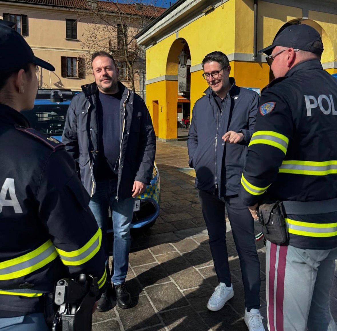 Erba: il truck della Polizia "Una vita da social" in piazza, presente il sottosegretario Nicola Molteni