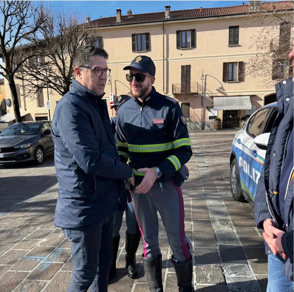 Erba: il truck della Polizia "Una vita da social" in piazza, presente il sottosegretario Nicola Molteni