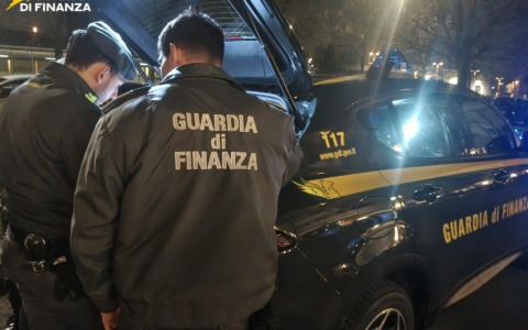 Sequestrati 25 grammi di hashish e segnalati quattro soggetti