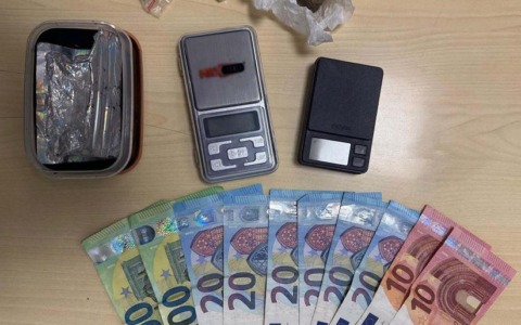 Spacciatore a 16 anni: denunciato in stato di libertà