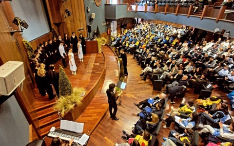 Inclusive Winter Games inaugurati con l’esibizione del liceo “Giuditta Pasta”