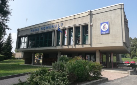 Albiolo senz’acqua per una giornata: scuole a rischio chiusura