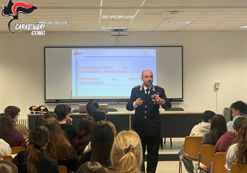 Incontro dei Carabinieri al liceo Fermi