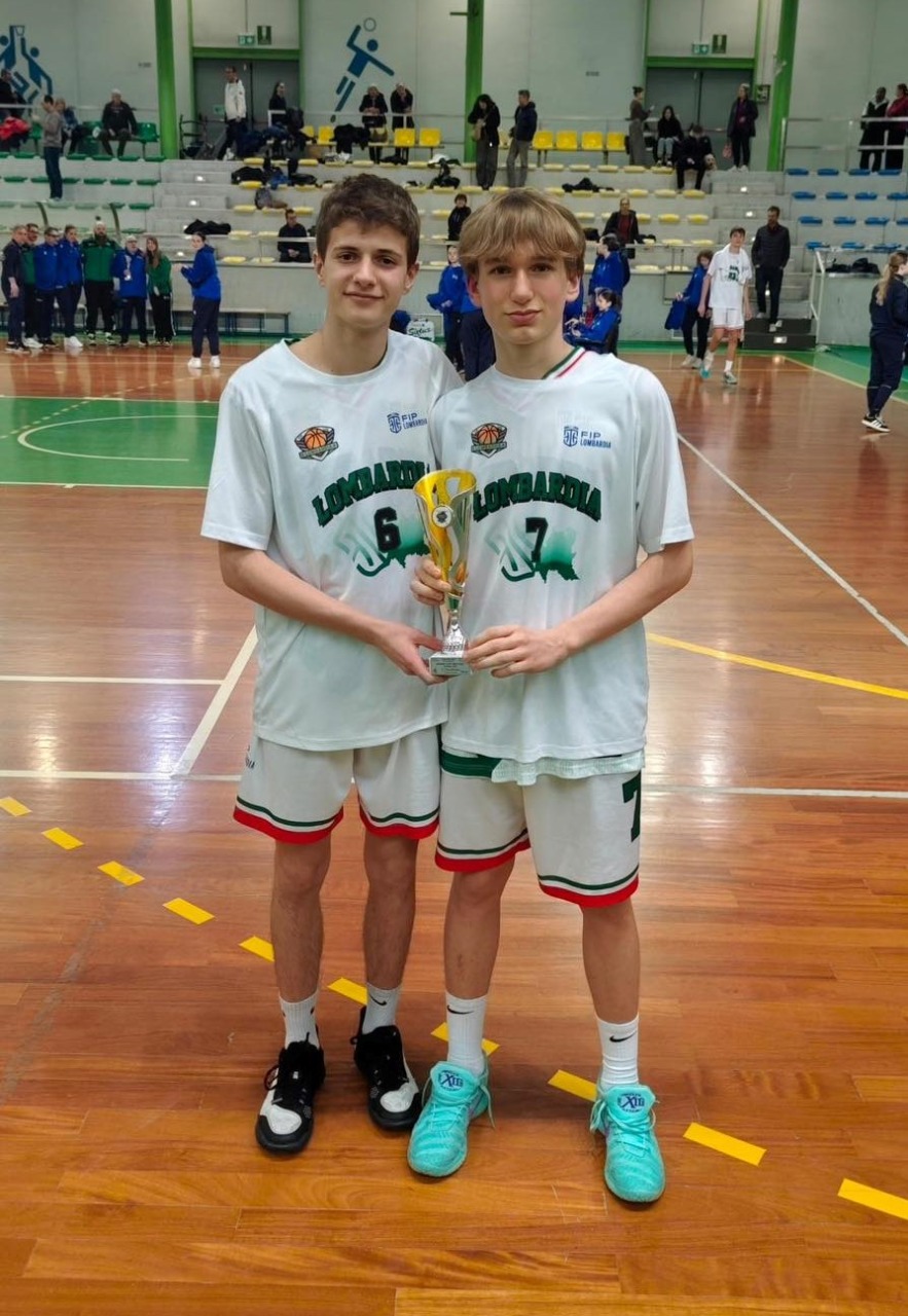 I canturini Riccardo Moscatelli e Riccardo Olgiati con la Lombardia 2012, foto social PGC