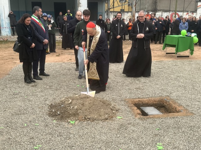 Benedetta e posata la prima pietra del nuovo oratorio