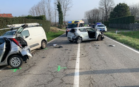 Maxi incidente sulla provinciale, coinvolte quattro vetture