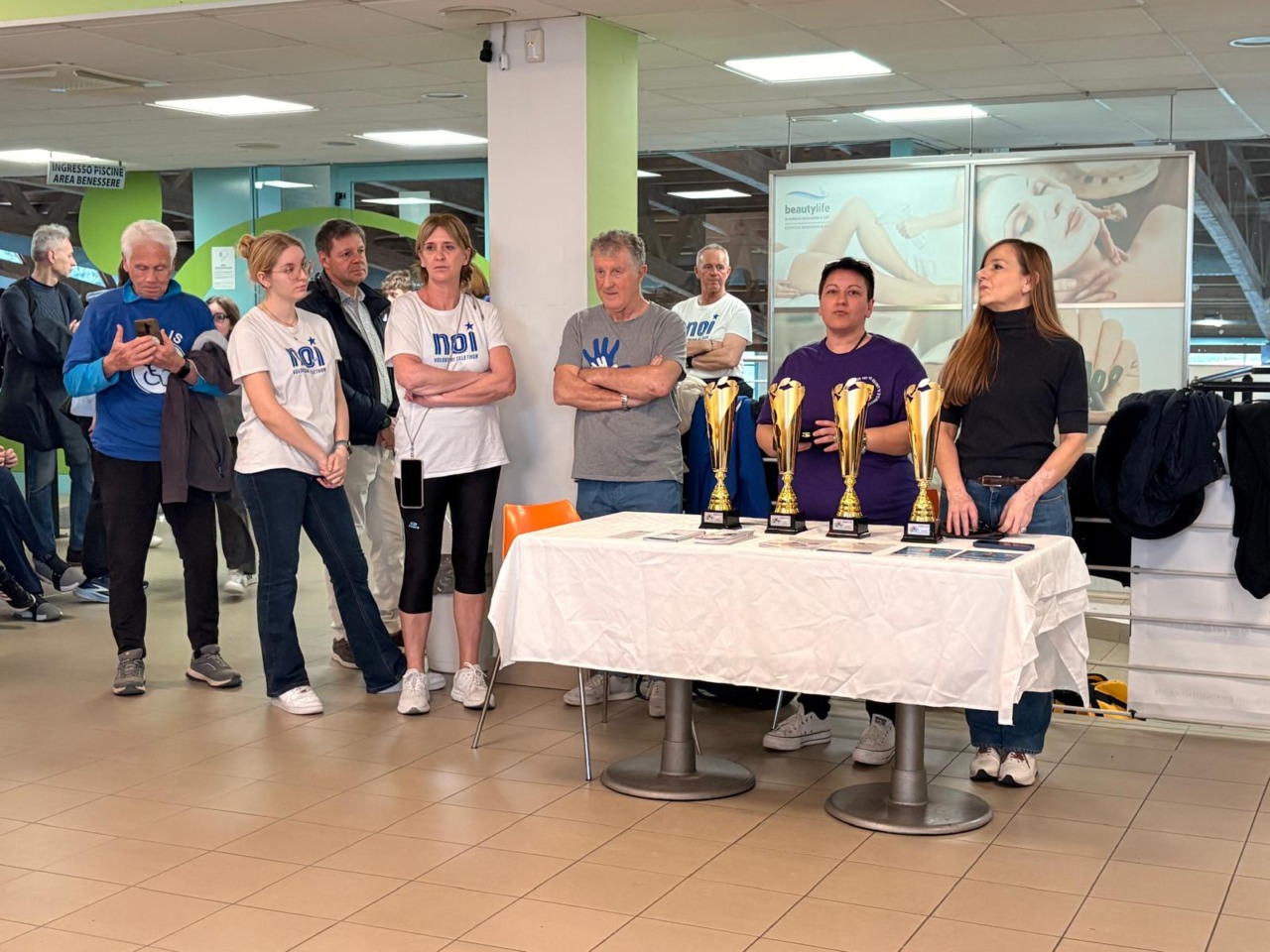 La terza edizione della maratona di nuoto non competitiva “Rare Fuori” è da record: 360 i partecipanti