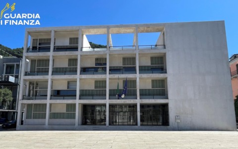 Finanziere libero dal servizio sventa una rapina, un arresto