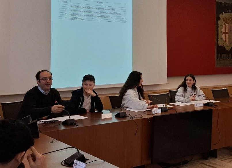 Un logo per la biblioteca: lo devono trovare i ragazzi del Ccr