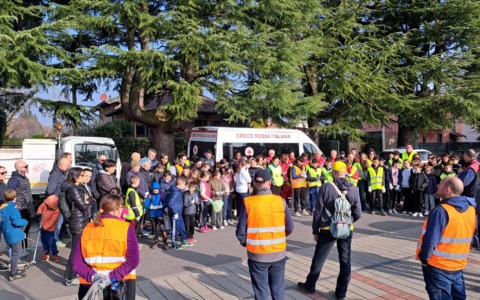 Valle del torrente Lura, raccolti 160 sacchi di rifiuti