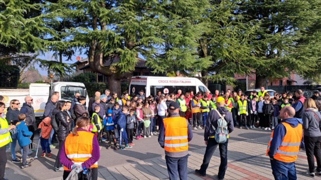 Valle del torrente Lura, raccolti 160 sacchi di rifiuti