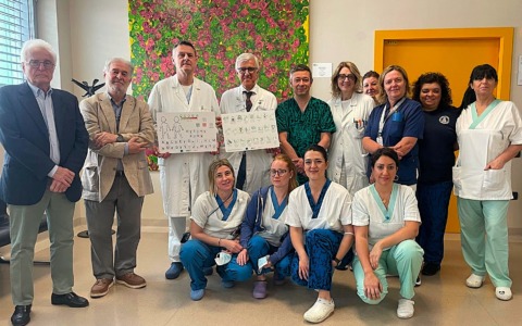 Ospedale Sant’Anna: donate tavolette per la comunicazione visiva