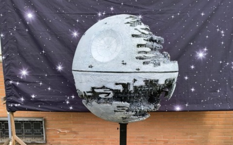 Riproduce la Morte Nera di Guerre stellari