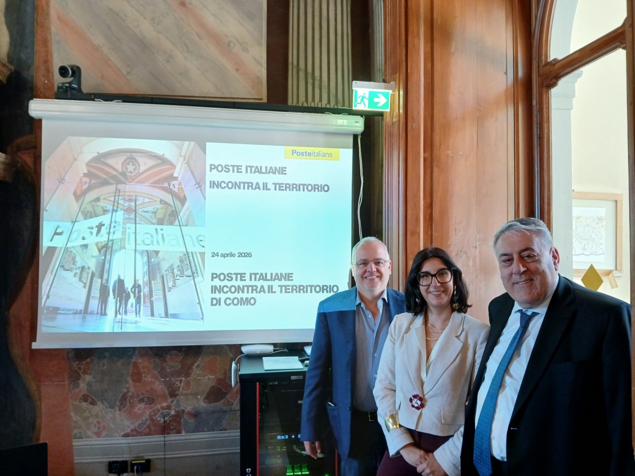 Poste Italiane accelera sulla mobilità elettrica: colonnine gratis per i Comuni