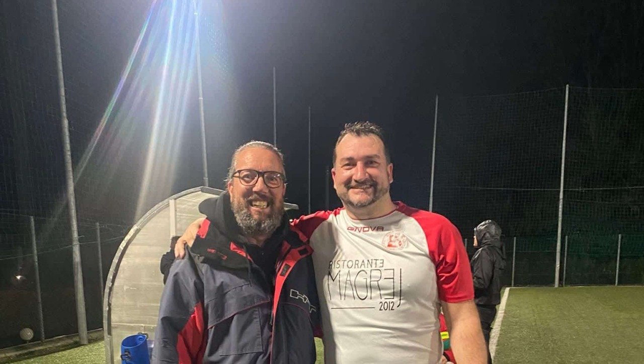 Torna in campo dopo 10 anni per difendere il record di goal