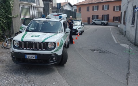 Frontale tra auto e bici, paura a Cadorago