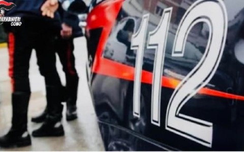 Colpì il direttore del supermercato con una bottiglia: denunciato 26enne