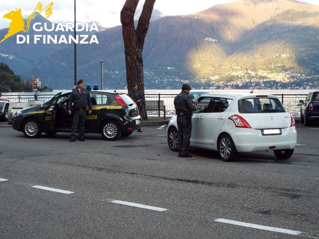 Guardia di finanza, scoperto Ncc abusivo sulla statale Regina