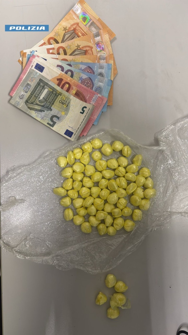 Arrestato irregolare di 34 anni per detenzione ai fini di spaccio