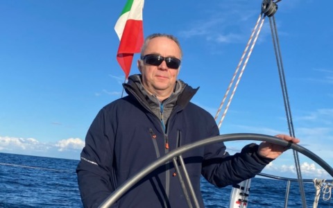 Ex consigliere comunale parte in barca a vela per fare il giro del mondo