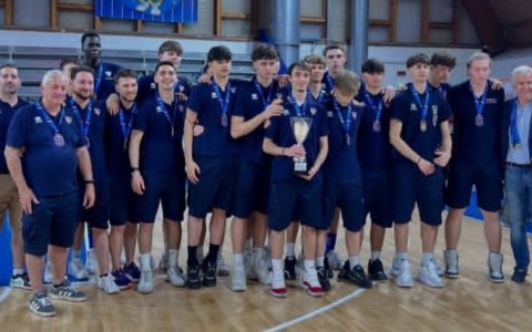 Gli Under17 di Cantù sul podio d’Italia: battono Ferrara 75-58 e chiudono al 3° posto