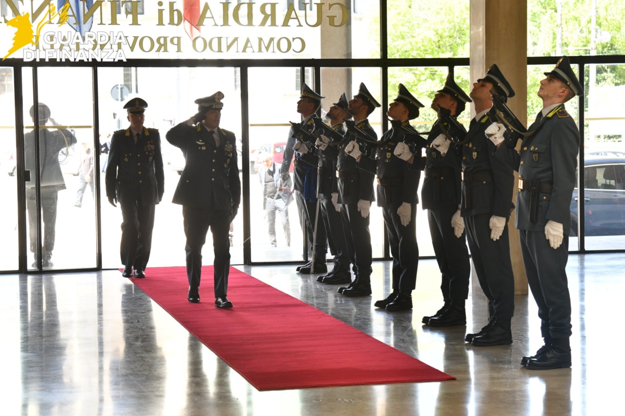 Il Comandante regionale in visita al Reparto Operativo Aeronavale di Como