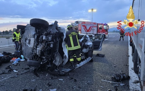 Grave incidente in autostrada, coinvolta una famiglia