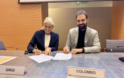 Dopo l’annuncio, la firma: siglato il protocollo d’intesa tra Cantù e Como per il Festival del Legno