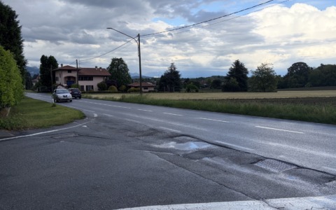 Nuova rotonda per rallentare le auto