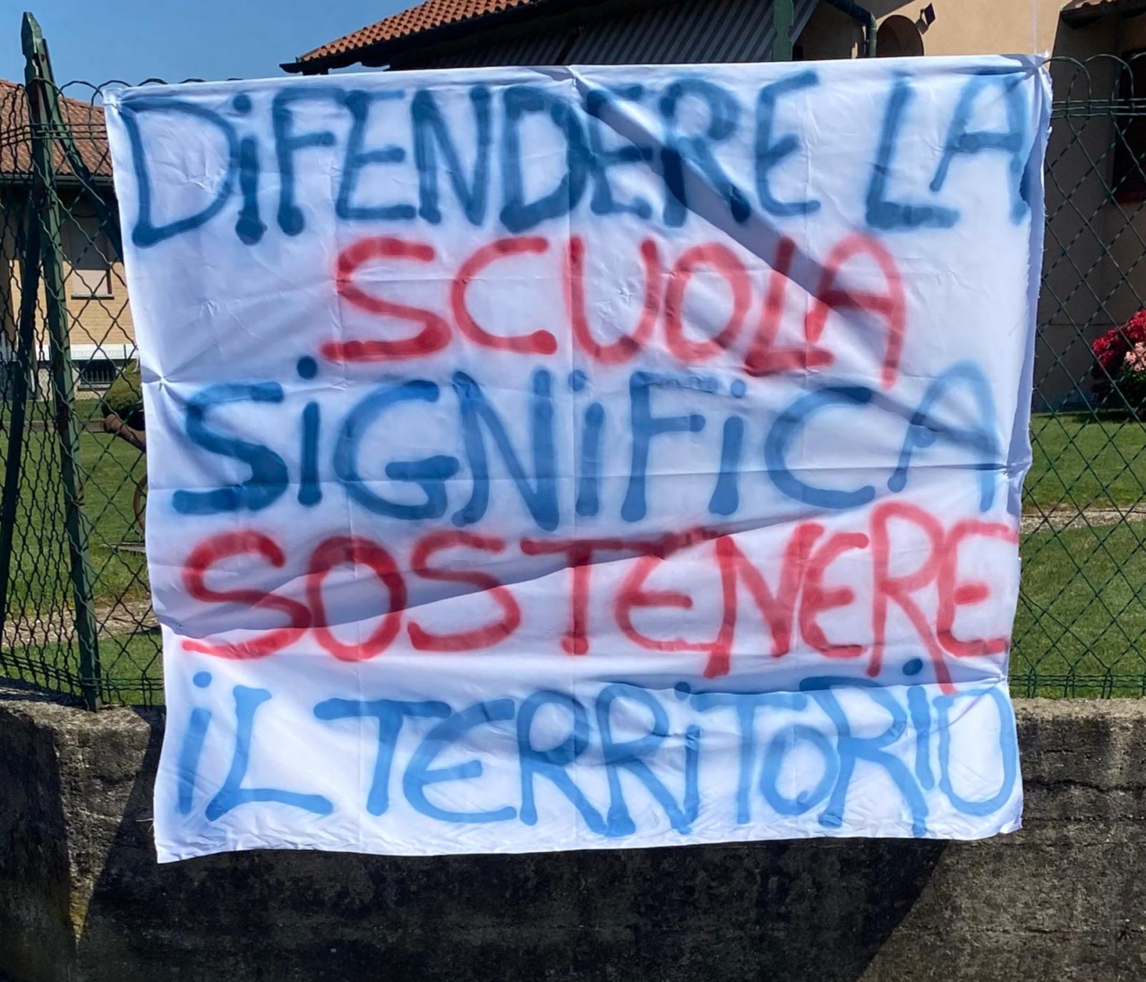 Striscioni scuola rodari Socco